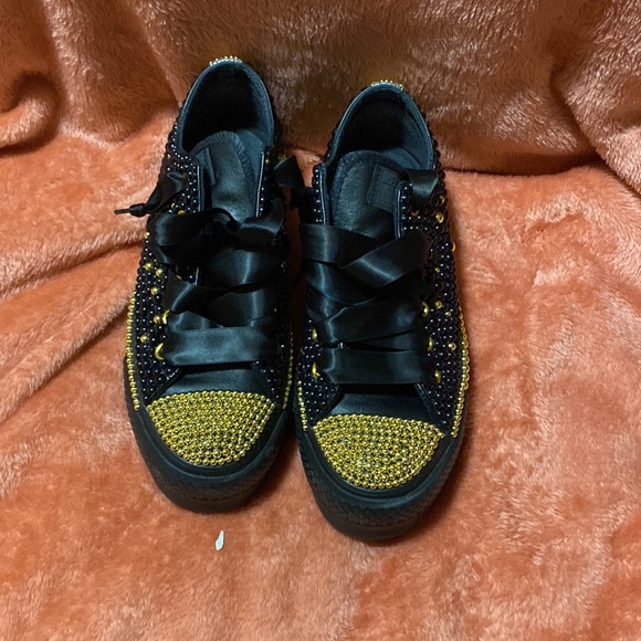 Customized Converse - Picture 2 of 6